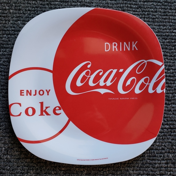 Set of 4 Coca Cola Large Plastic Plates Dishes by Gibson Vintage Collectibles - Picture 6 of 9